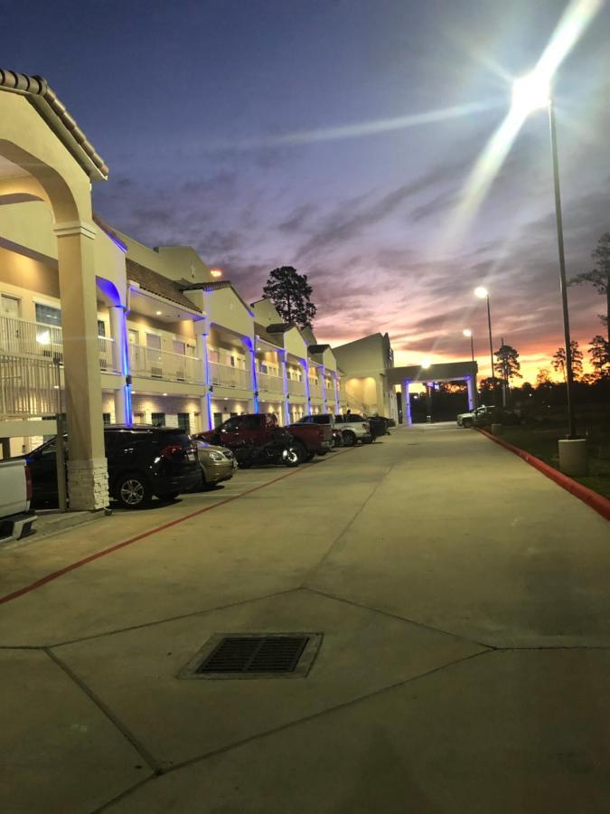 Baymont By Wyndham Kingwood Hotel Houston Exterior foto